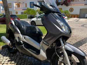 XMAX 250 YAMAHA 06 LUMIAR