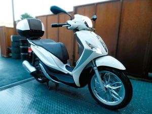 ② PIAGGIO MEDLEY 125CM³ PERMIS B GARANTIE 1.2.3ANS JHB