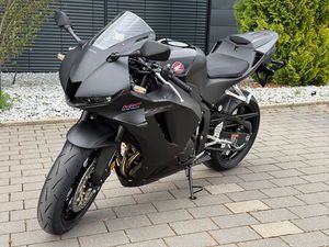 HONDA CBR 600RR - SOFORT VERFÜGBAR - NUR 1800KM