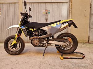 HUSQVARNA 701 SUPERMOTO