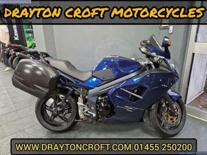 TRIUMPH SPRINT ST 1050