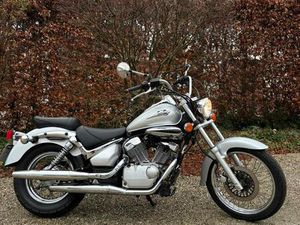 ② SUZUKI INTRUDER 125