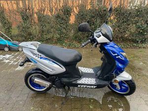 ② KEEWAY F-ACT A KLASSE MET PAPIEREN