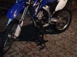 VENDO YAMAHA YZ 450F FUNDÃO, VALVERDE, DONAS, ALDEIA DE JOANES E ALDEIA NOVA DO CABO