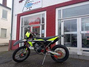FANTIC XEF 125 XEF125 COMPETITION ENDURO NAGELNEU SPEZIALANGEBOT
