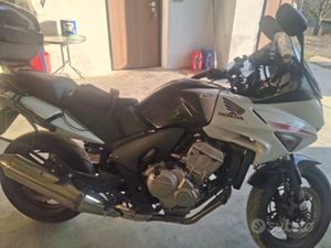 MOTO DA STRADA BEN TENUTA GOMME NUOVE FRENI NUOVI