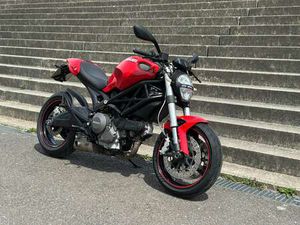 DUCATI MONSTER 696