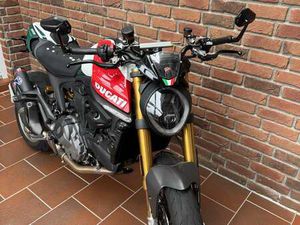 DUCATI MONSTER 937