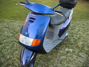 PIAGGIO SFERA 50 ROLLER MOTORROLLER SCOOTER WENIG KM