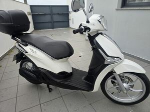 PIAGGIO LIBERTY 125 CALDAS DA RAINHA - NOSSA SENHORA DO PÓPULO, COTO E SÃO GREGÓRIO