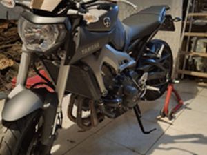 YAMAHA MT 09