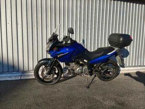 SUZUKI DL 650 V-STROM (2005) PĚKNÝ, 31 TIS.KM, KUFR