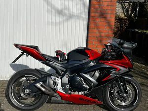 SUZUKI GSX-R 750