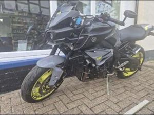YAMAHA MT-10 1000 HYPER-NAKED EURO 4 998 CC