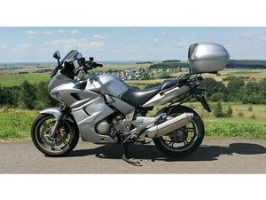 HONDA GEPFLEGTE CBF 1000 MIT GUTER AUSSTATTUNG