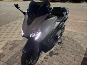 YAMAHA T-MAX 560