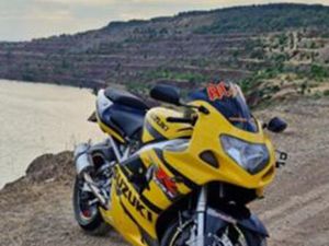 SUZUKI GSXR 750