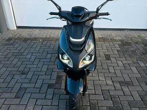 PEUGEOT SPEEDFIGHT 4 125 CCM ROLLER MIT NUR 2027 KM ZU VERKAUFEN