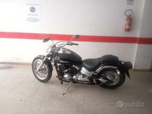 MOTO YAMAHA DRAGSTAR 650