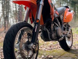 KTM LC4 640 SUPERMOTO| TOP-ZUSTAND | AKRAPOVIC | TÜV NEU
