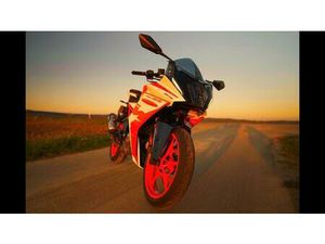 KTM RC 125 SCHECKHEFTGEPFLEGT