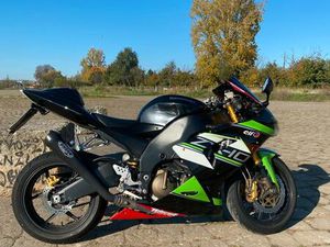 KAWASAKI NINJA ZX10R