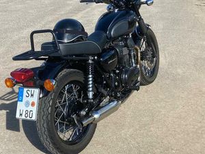 KAWASAKI W800 BLACK EDITION