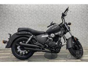 CUSTOM KEEWAY SUPERLIGHT 125 CC NERO