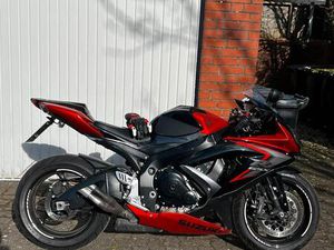 SUZUKI GSX-R 750