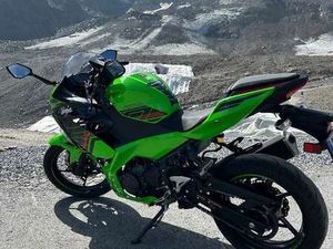 NINJA 400 MIT NAVI ZUMOXT FIX VERBAUT