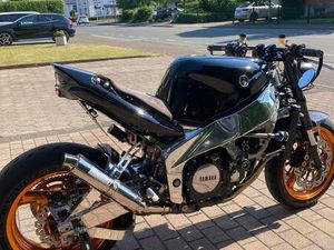 YAMAHA FZR 1000 STREETFIGHTER