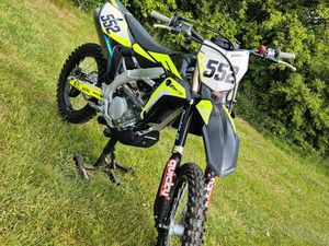 FANTIC XXF 250 BLACK EDITION 2024ER MIT KNAPP 5 BETRIEBSSTUNDEN