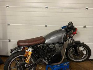 CAFÉ RACER YAMAHA XS 400