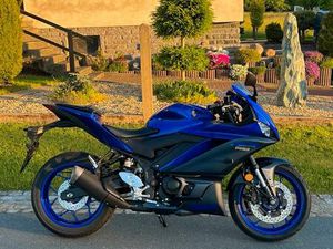 YAMAHA R3 (2024) BLAU - TOP ZUSTAND, NUR 4.325 KM, A2 TAUGLICH