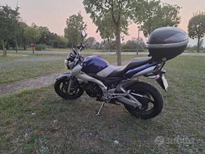 SUZUKI GSR 600 - 2008