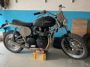 TRIUMPH BONNEVILLE SPECIAL