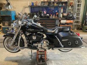HARLEY-DAVIDSON TOURING ROAD KING - 2011