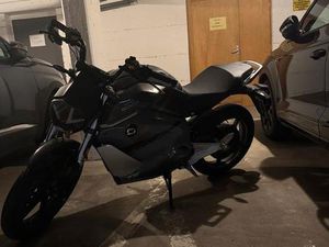 SUPER SOCO TS STREETHUNTER