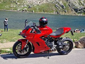 DUCATI SUPERSPORT 939 ROSSO