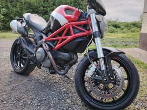 DUCATI MONSTER 796