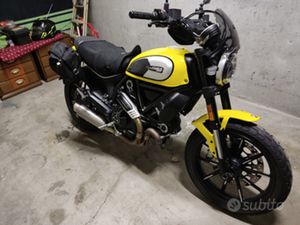 DUCATI SCRAMBLER 800