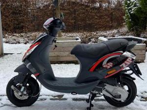 PIAGGIO ZIP SP H2O 50CC 2 TAKT ORIGINEEL NIEUWSTAAT 2995 KM — SCOOTERS | PIAGGIO — MARKTPLAATS