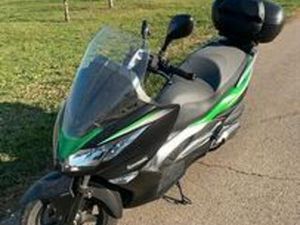 KAWASAKI J300 - 2016