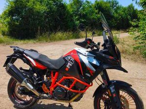 KTM 1290 SUPER ADVENTURE ORANGE