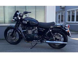 TRIUMPH BONNEVILLE T100