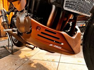 KAWASAKI Z750