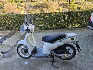 APRILIA SCARABEO 100 BIANCO