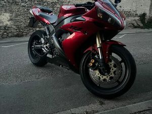 YAMAHA R1 RN12