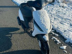 ② PIAGGIO ZIP