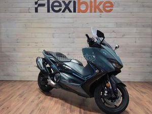 YAMAHA - TMAX
